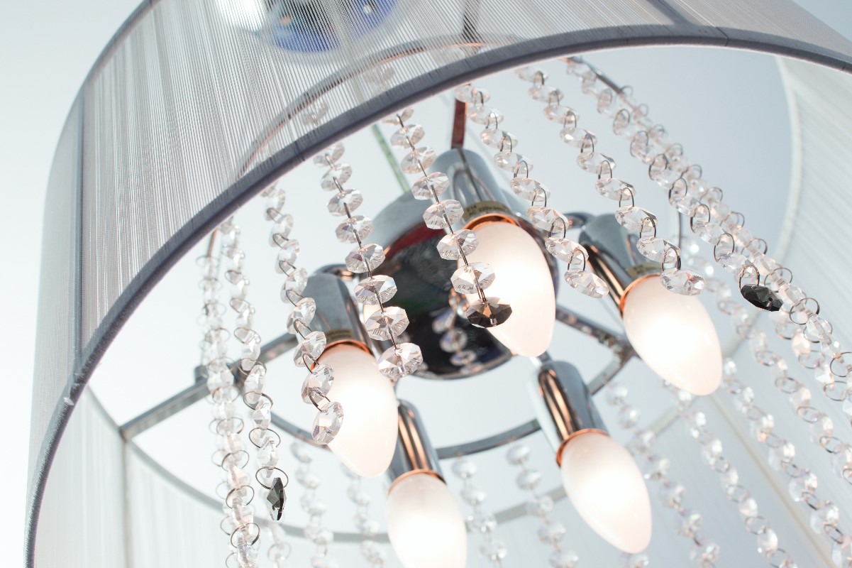 Kryształowe dekoracje w salonie – let it sparkle!