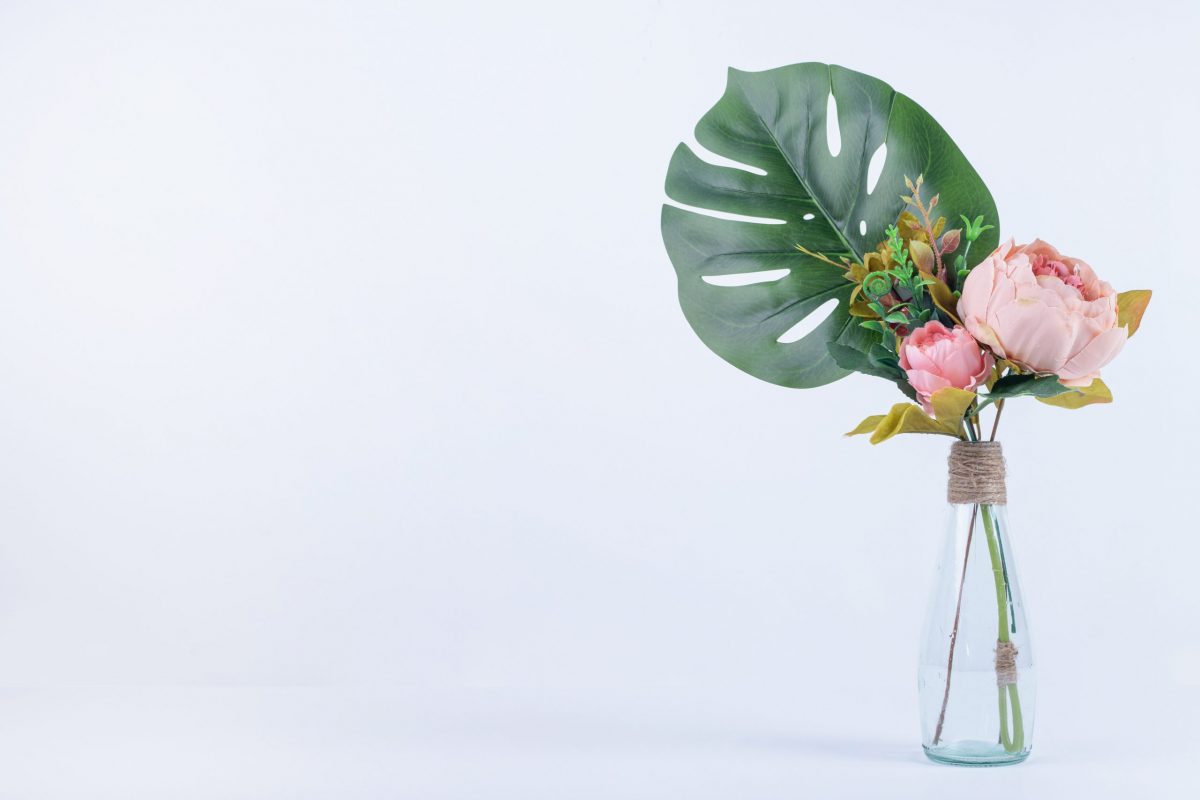 Sztuczne kwiaty w domu i suszone rośliny – idealne dla alergików