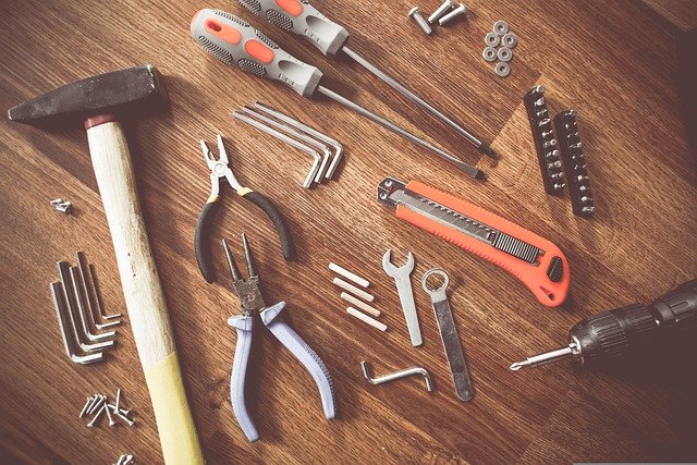 Jakie narzędzia każdy powinien mieć w swoim domu?