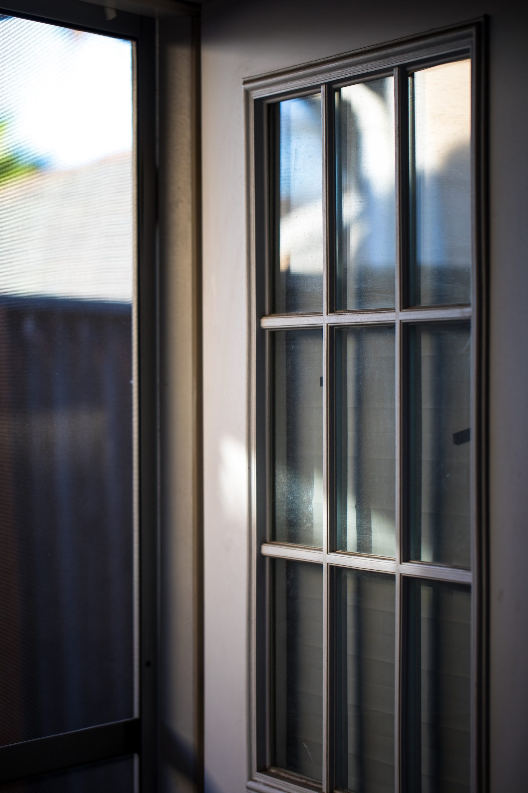 Jak wybrać odpowiednie okna i drzwi do domu?